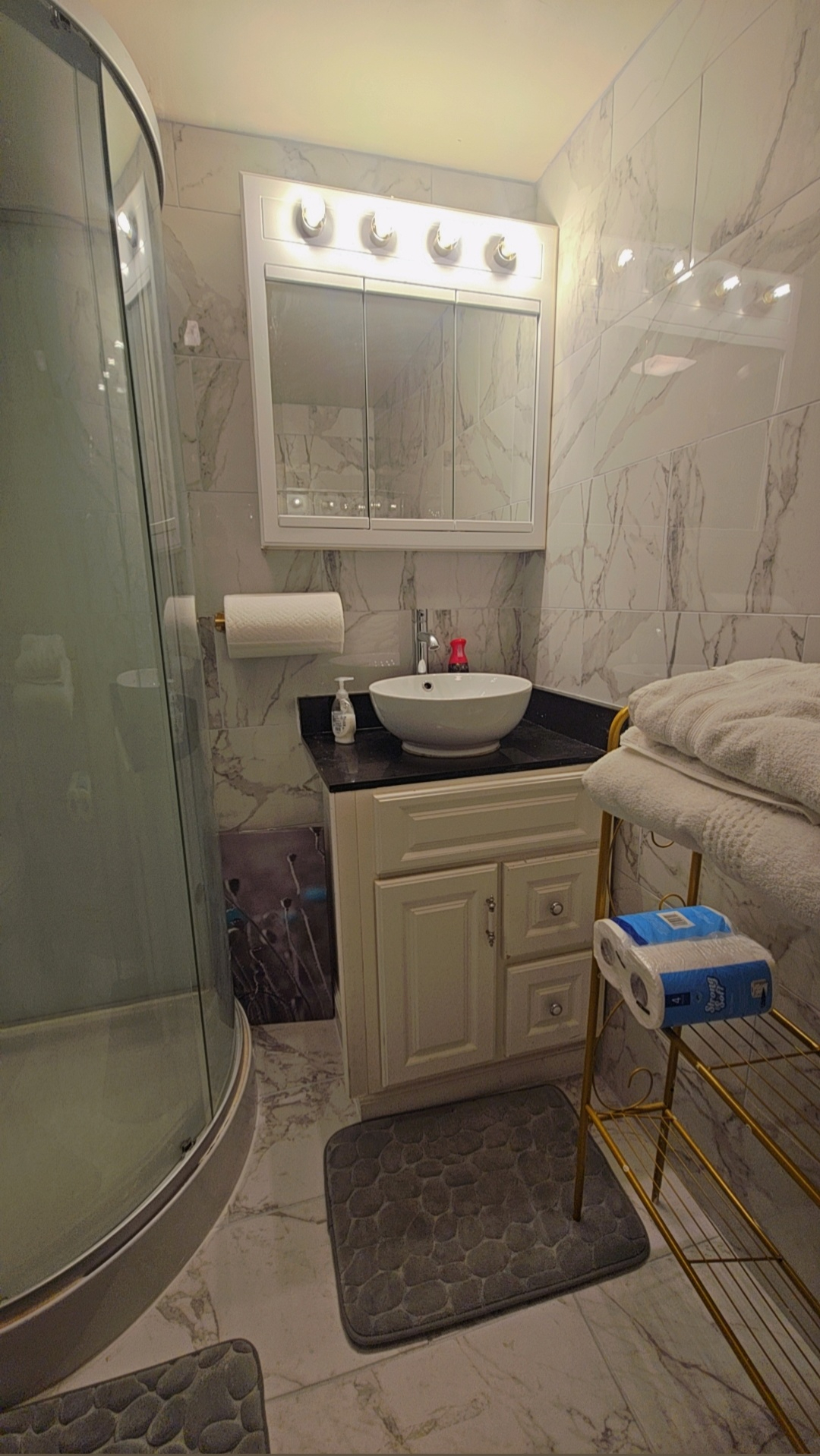 Elegant 2BR/2BA Loft in Heart of Downtown-near Hospitals, universities, and steps from Dining & Nigh - Photo 11