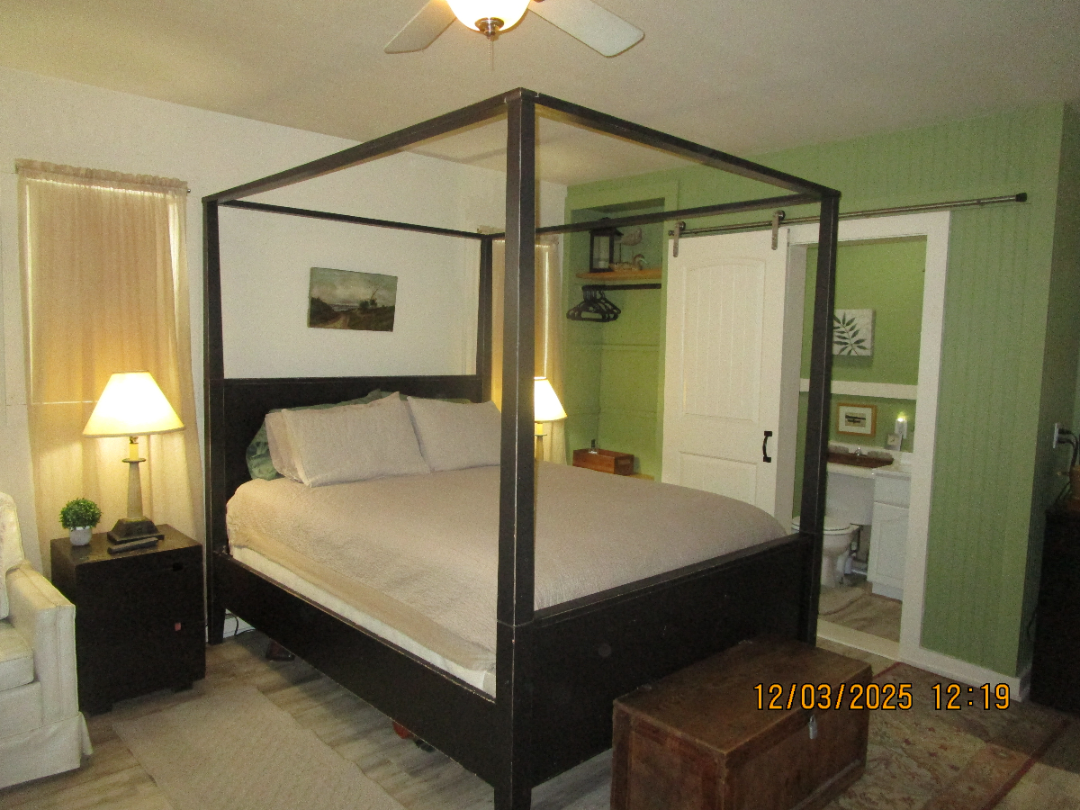 Bunkhouse on Bomoseen - Photo 3
