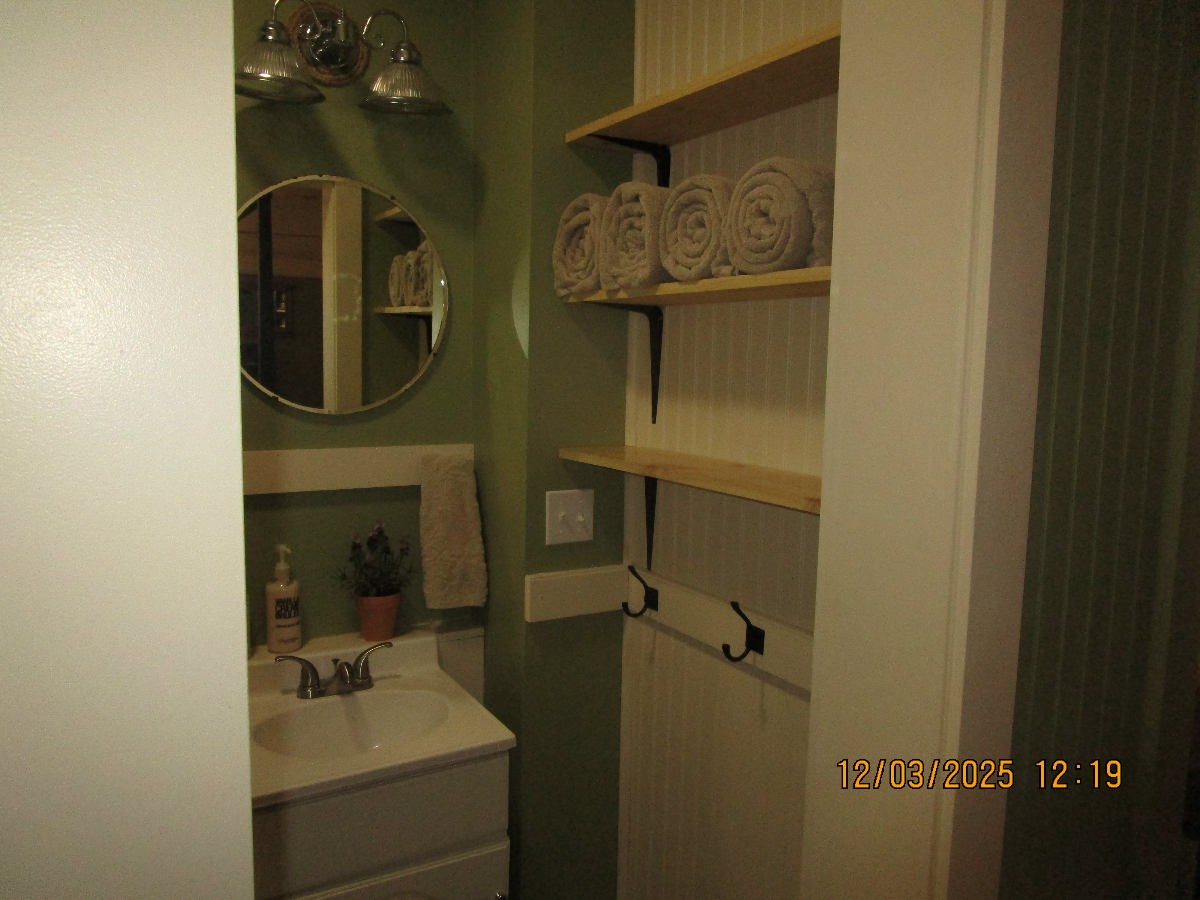 Bunkhouse on Bomoseen - Photo 7