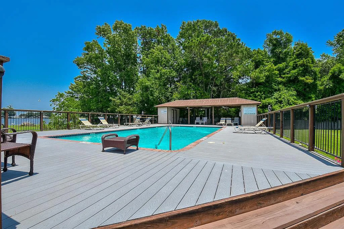 Adorable 2BR/2BA, furnished lakefront condo in prestigious Walden - Photo 8
