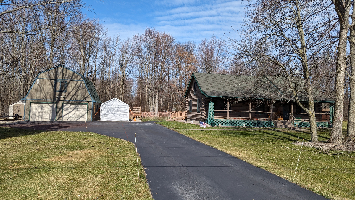 Welcoming Cabin Home near everything - Photo 2