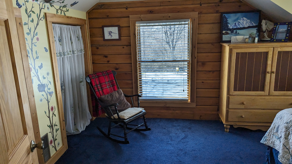 Welcoming Cabin Home near everything - Photo 7