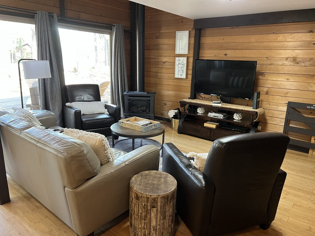 Cozy & Stylish Sunriver Cabin - Photo 1