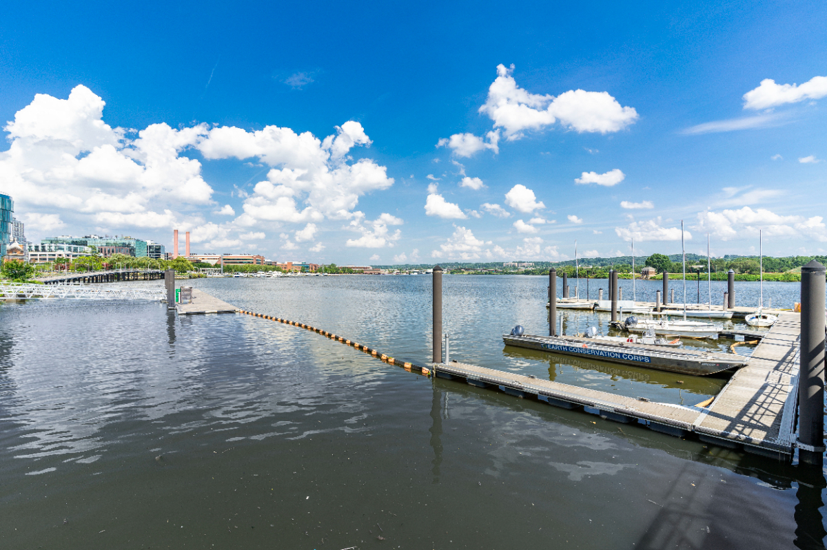 SW Waterfront Studio - Photo 7