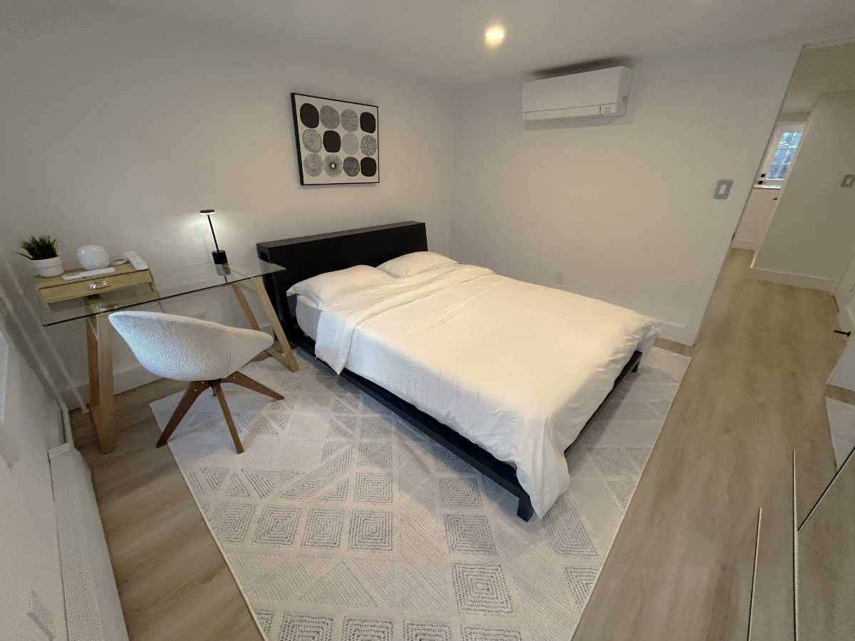 Williamsburg 1BR with Washer & Dryer, Private Yard - Photo 6