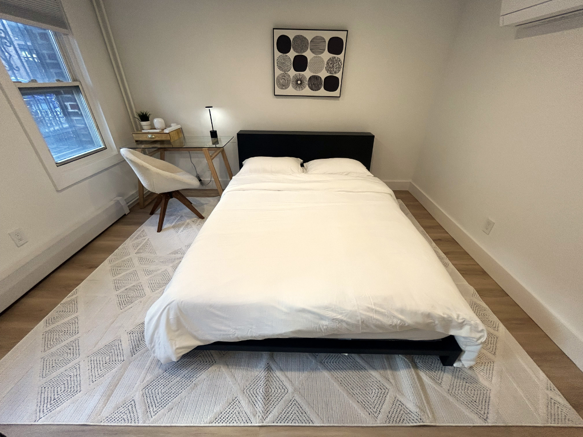 Williamsburg 1BR with Washer & Dryer, Private Yard - Photo 5