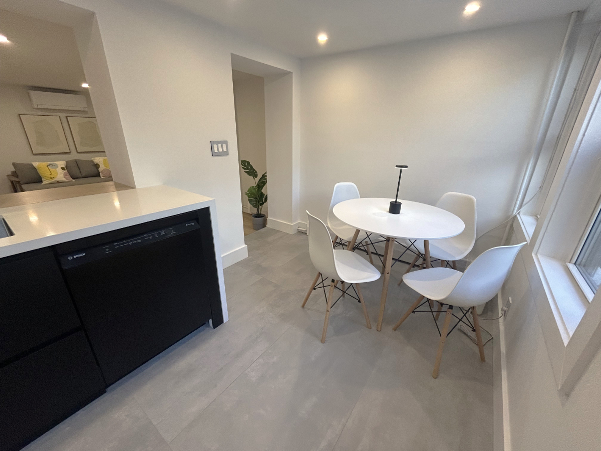 Williamsburg 1BR with Washer & Dryer, Private Yard - Photo 9