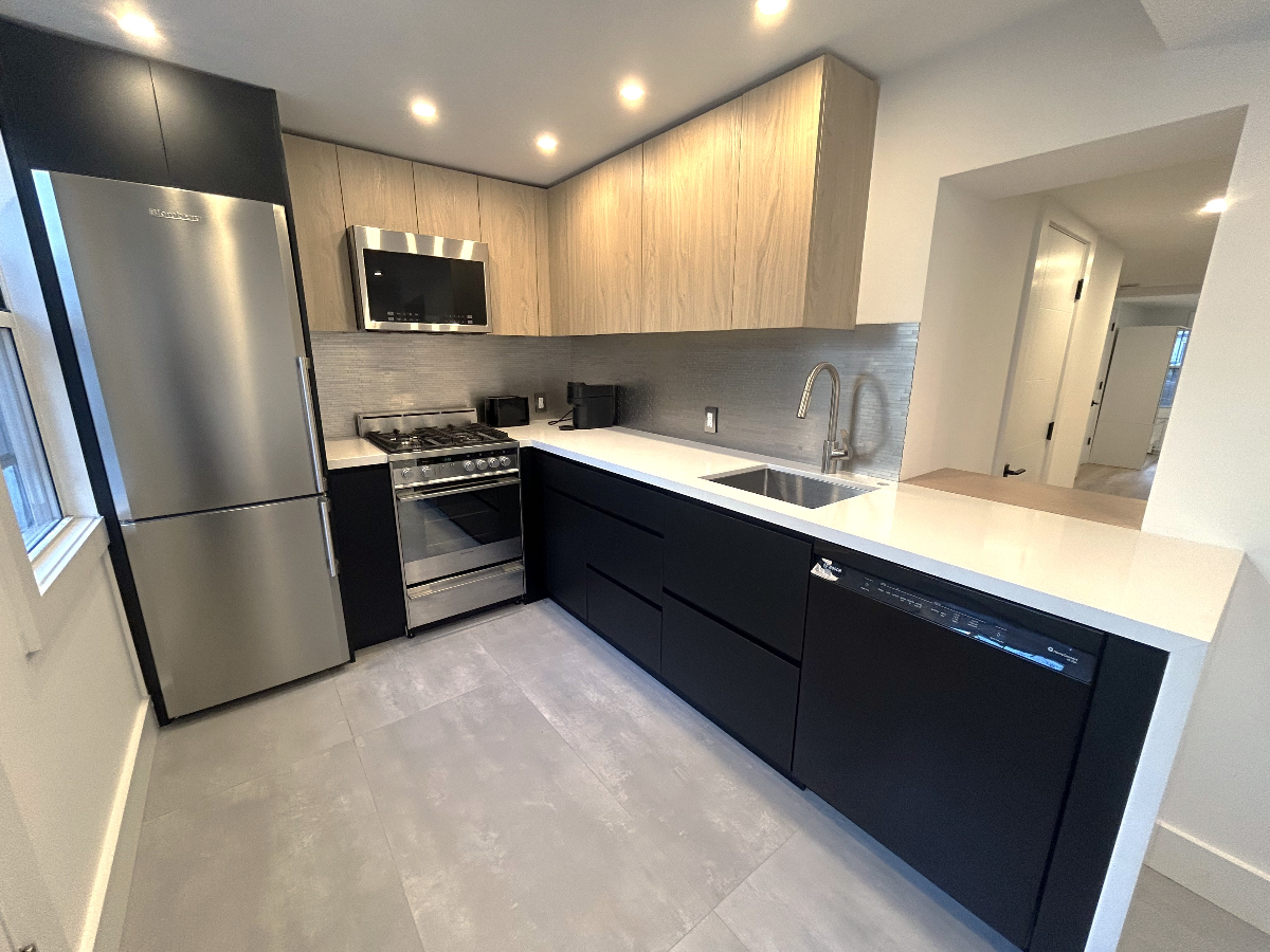 Williamsburg 1BR with Washer & Dryer, Private Yard - Photo 7