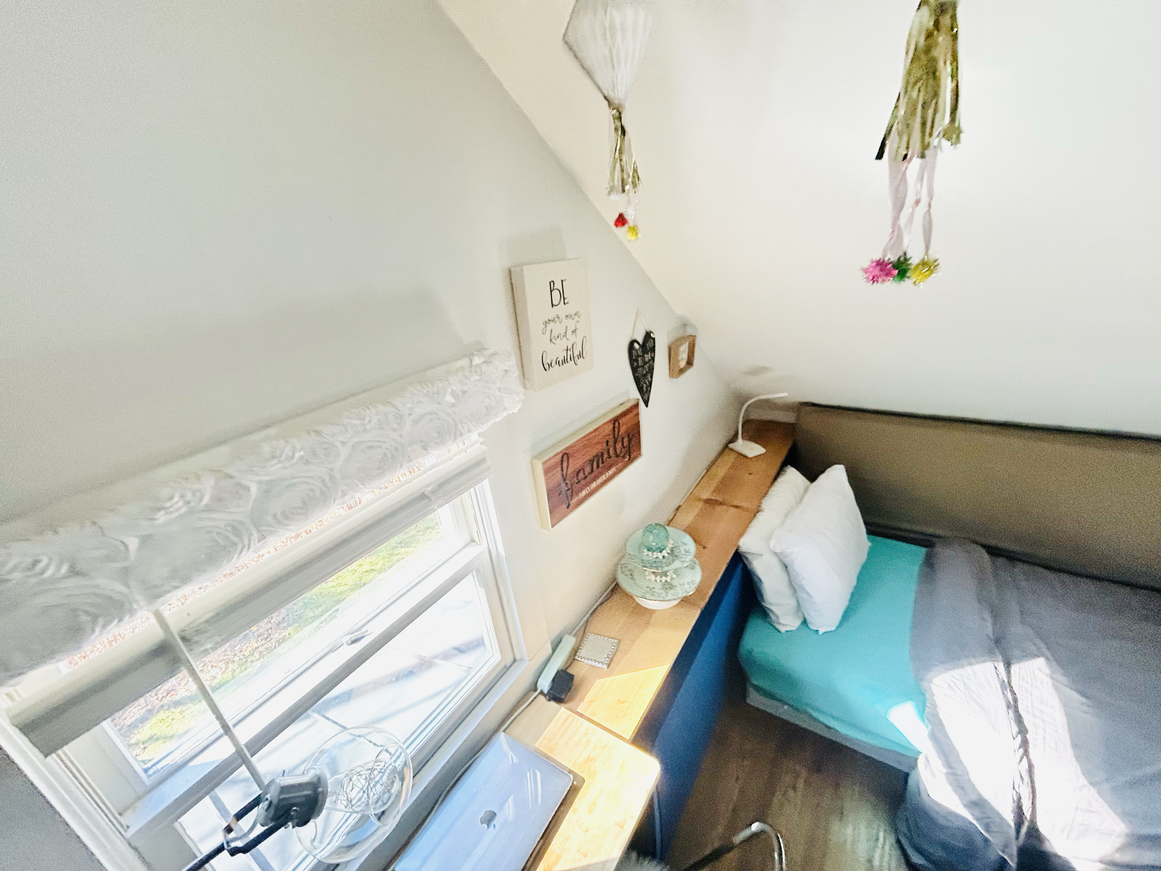 Furnished Room Near Mount Snow, All Utilities Included + Jacuzzi Tub+2 full bathrooms - Photo 4