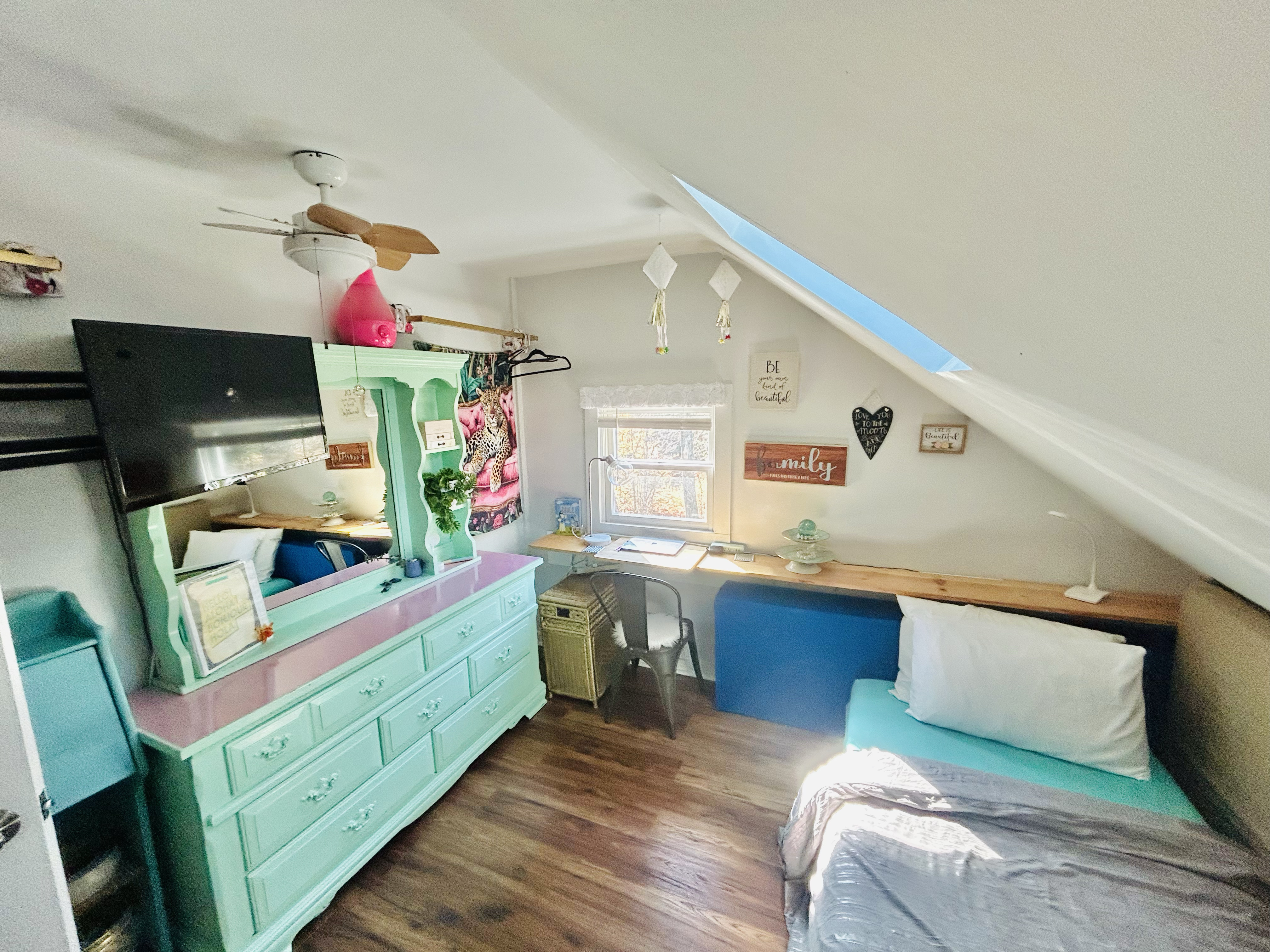 Furnished Room Near Mount Snow, All Utilities Included + Jacuzzi Tub+2 full bathrooms - Photo 2