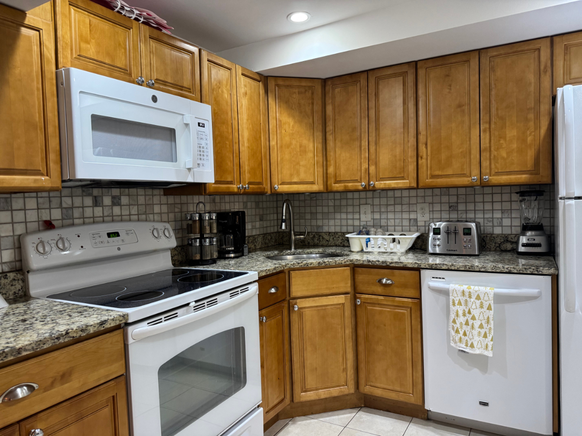Shared 2-bdrm and 1-den Washington DC Lower Home-2.5 miles north of White House - Photo 3