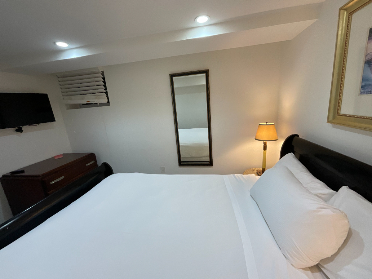 Shared 2-bdrm and 1-den Washington DC Lower Home-2.5 miles north of White House - Photo 7