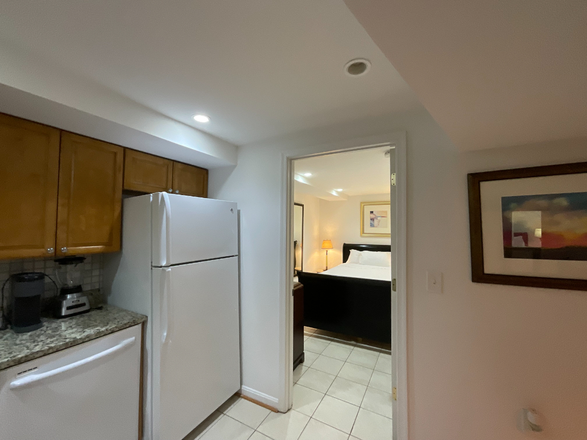 Shared 2-bdrm and 1-den Washington DC Lower Home-2.5 miles north of White House - Photo 4