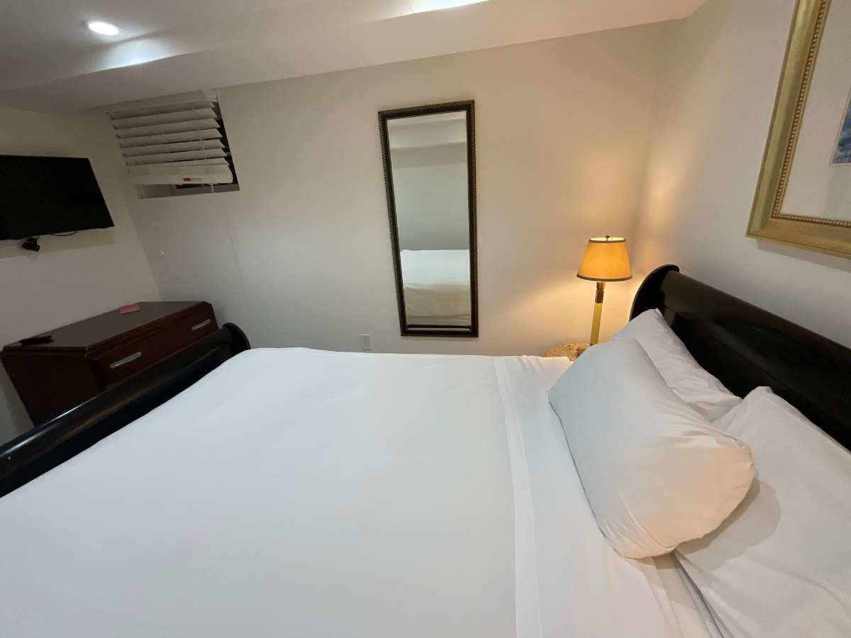 Shared 2-bdrm and 1-den Washington DC Lower Home-2.5 miles north of White House - Photo 9