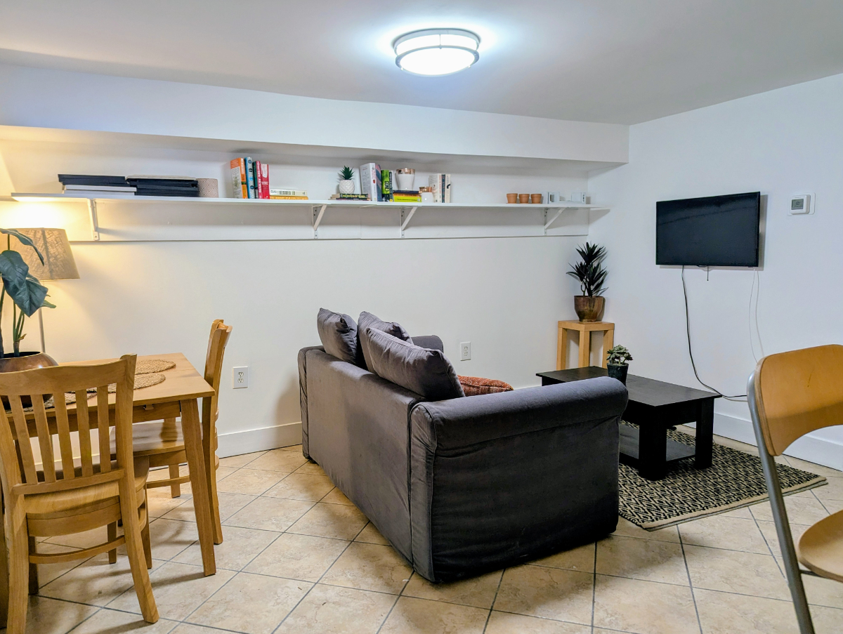 Furnished Garden Apartment in Bloomingdale - Photo 9