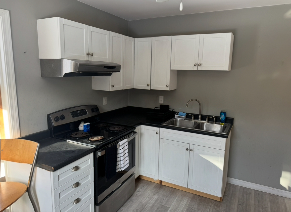 Quiet 2 Bedroom Apartment - Photo 7