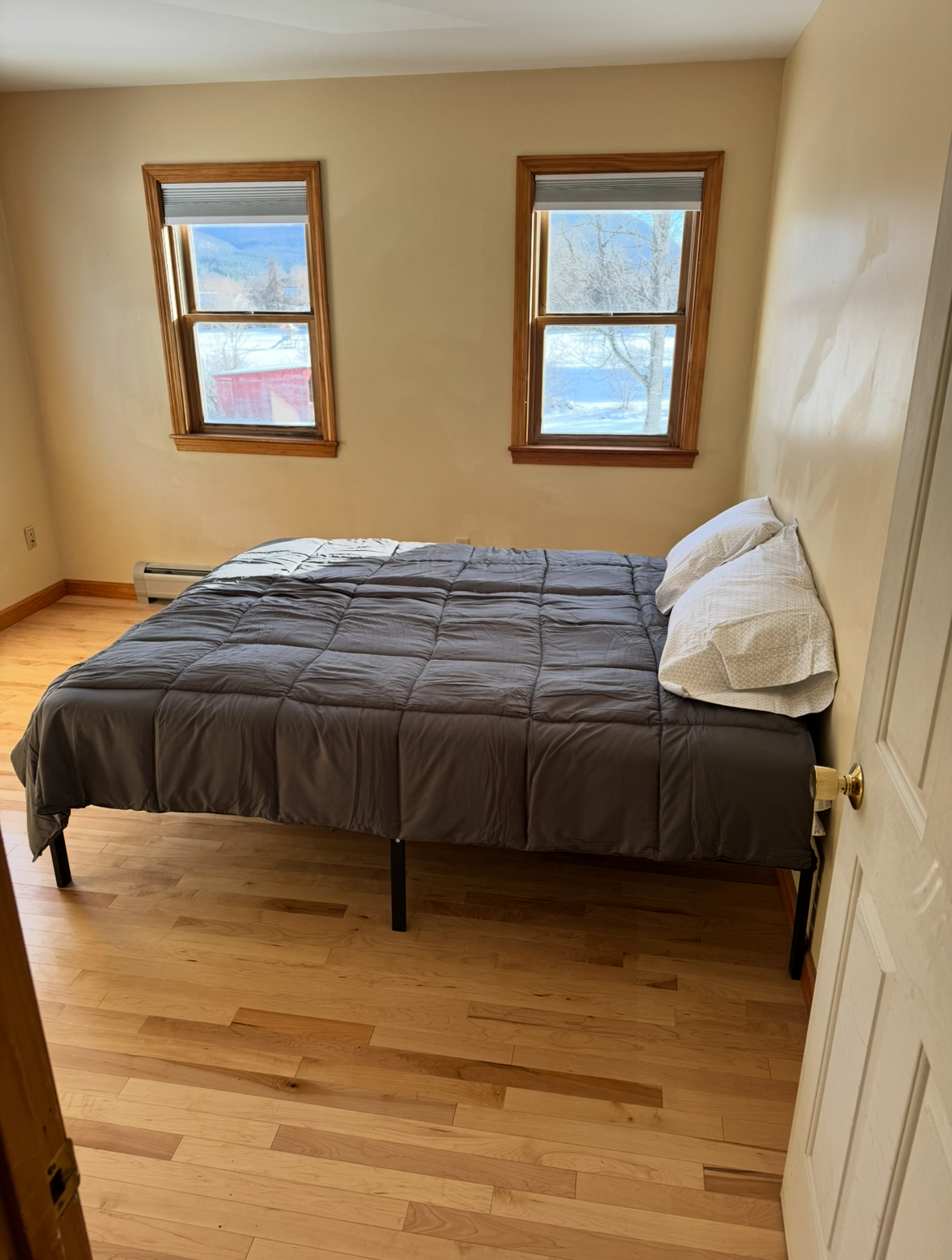 Quiet 2 Bedroom Apartment - Photo 10