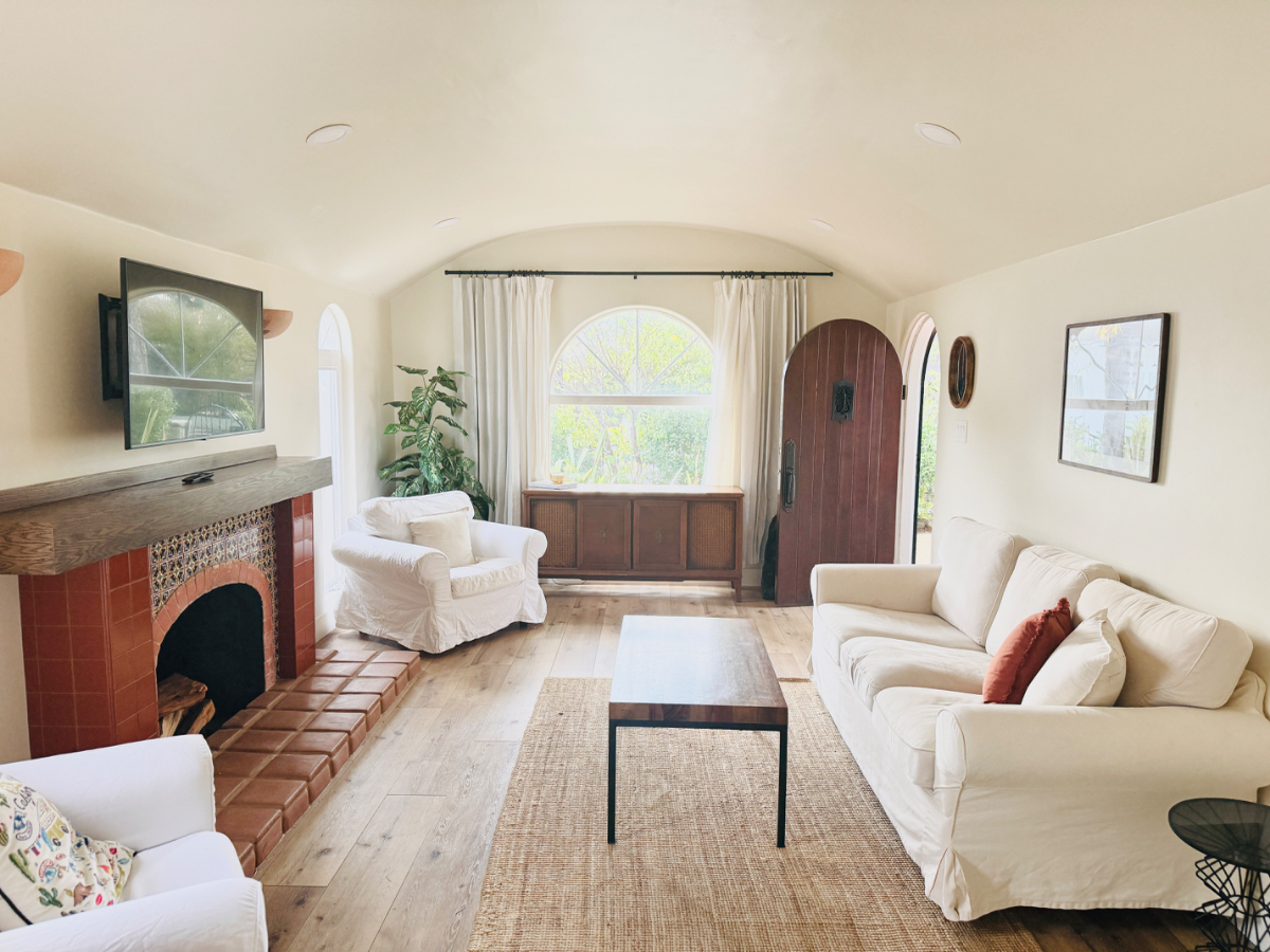 Historic 3BR Home Walk to Dining/Minutes to Beach & Hospitals in Ventura - Photo 3