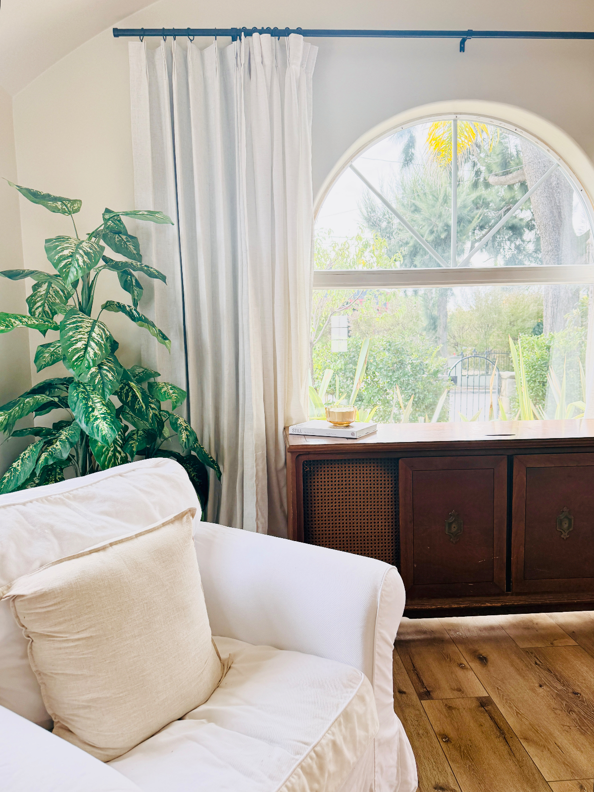 Historic 3BR Home Walk to Dining/Minutes to Beach & Hospitals in Ventura - Photo 4
