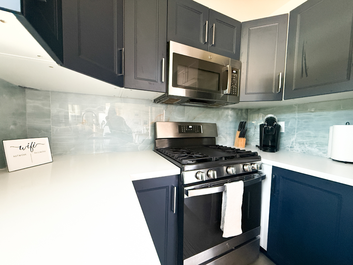 Renovated 2BR/1BA Guest House/Private Patio/Near Downtown And Beach - Photo 6
