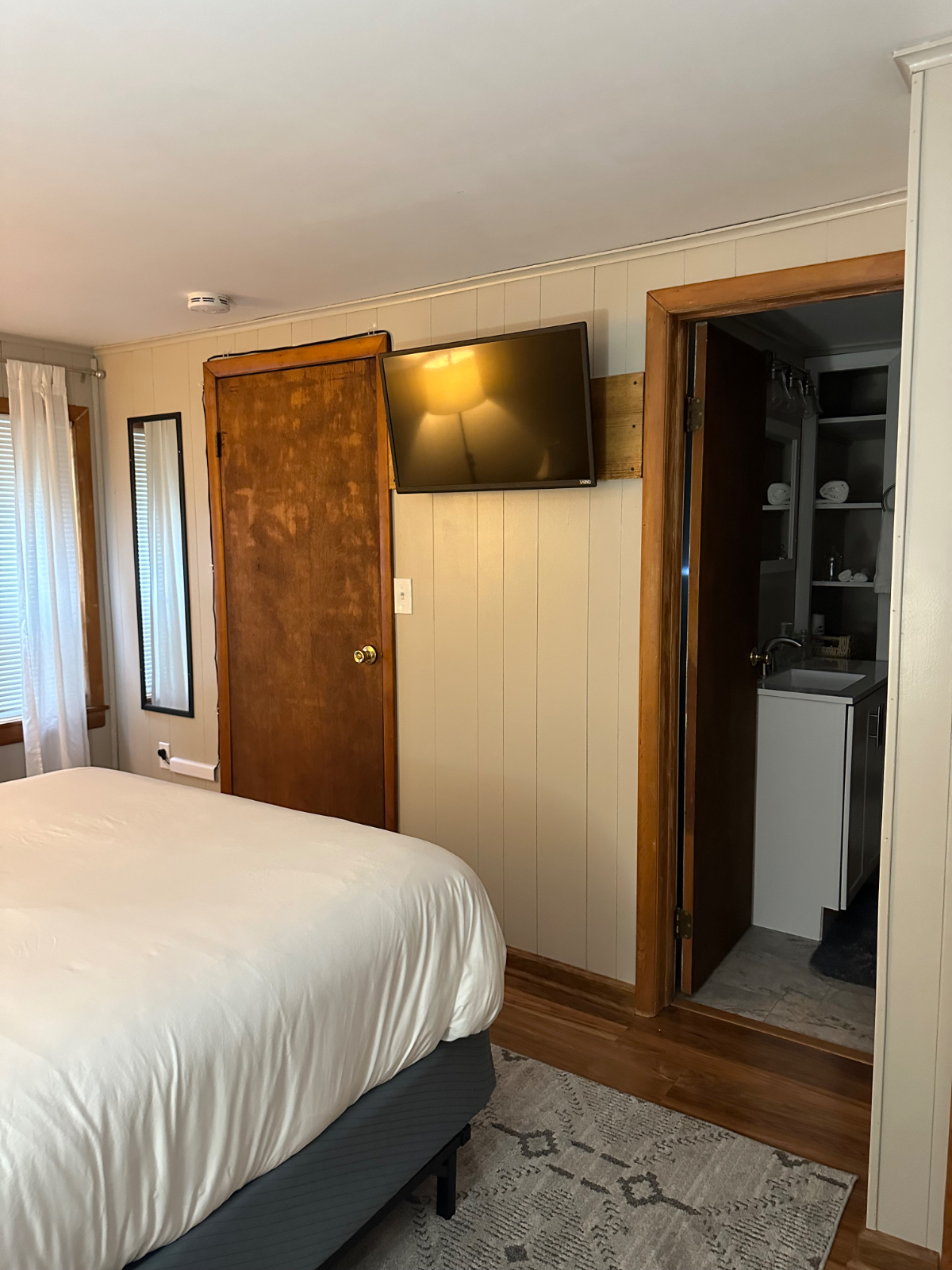 1 bedroom Apart. Quiet. Close to Saratoga. Entire unit. - Photo 9
