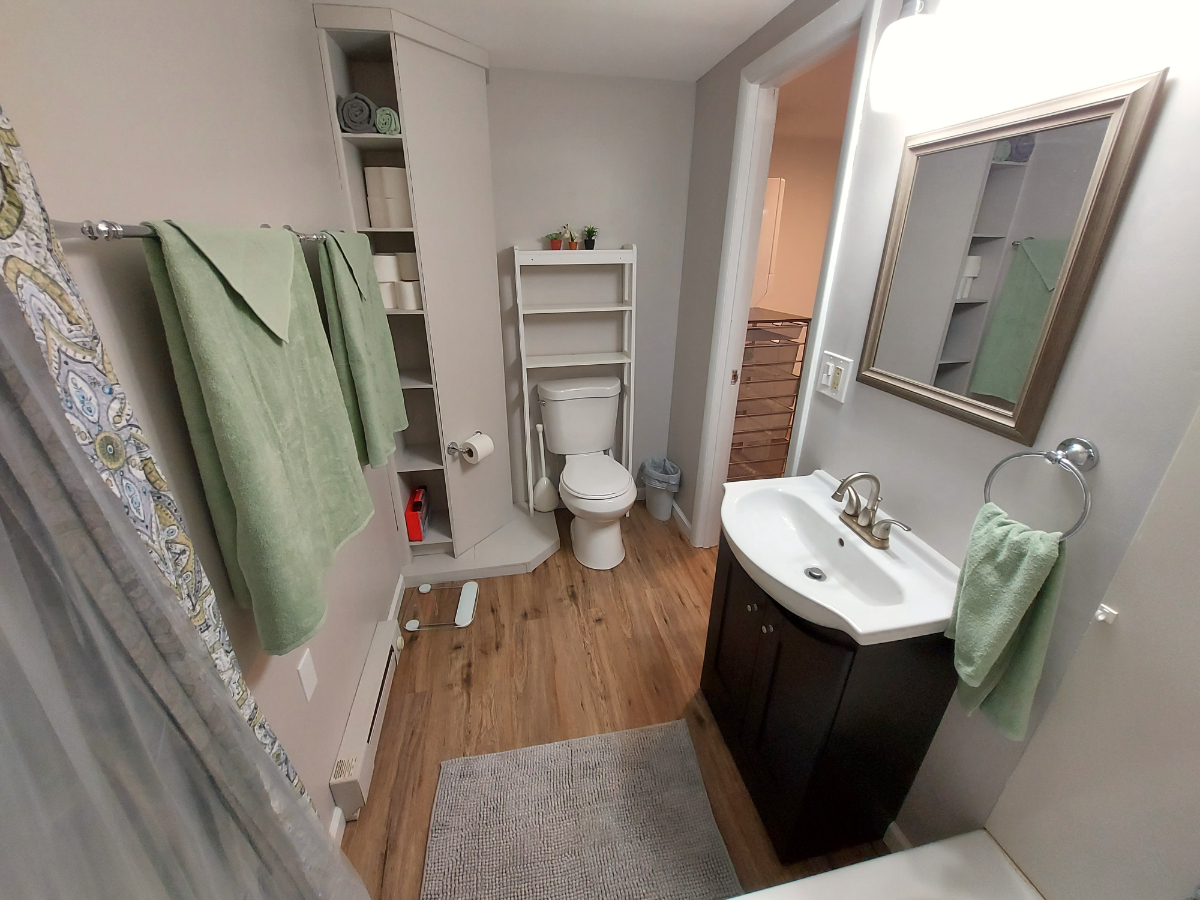 Studio Basement Apartment - Photo 2