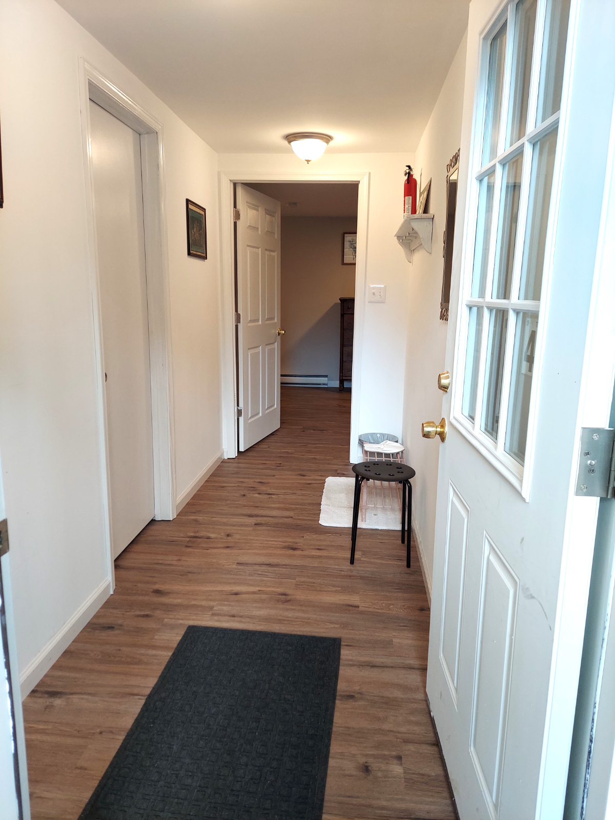 Studio Basement Apartment - Photo 3