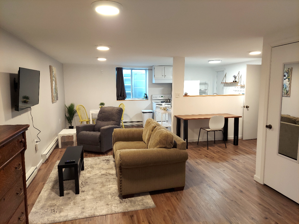 Studio Basement Apartment - Photo 1