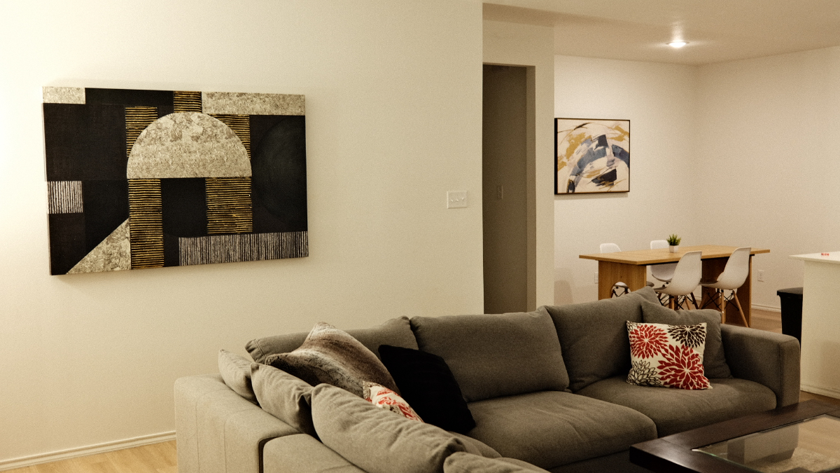 Spacious 3BD/3BA Private Bath  2-Car Garage  Great neighborhood - Photo 3