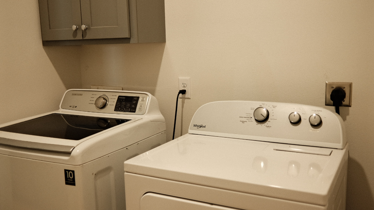 Spacious 3BD/3BA Private Bath  2-Car Garage  Great neighborhood - Photo 7