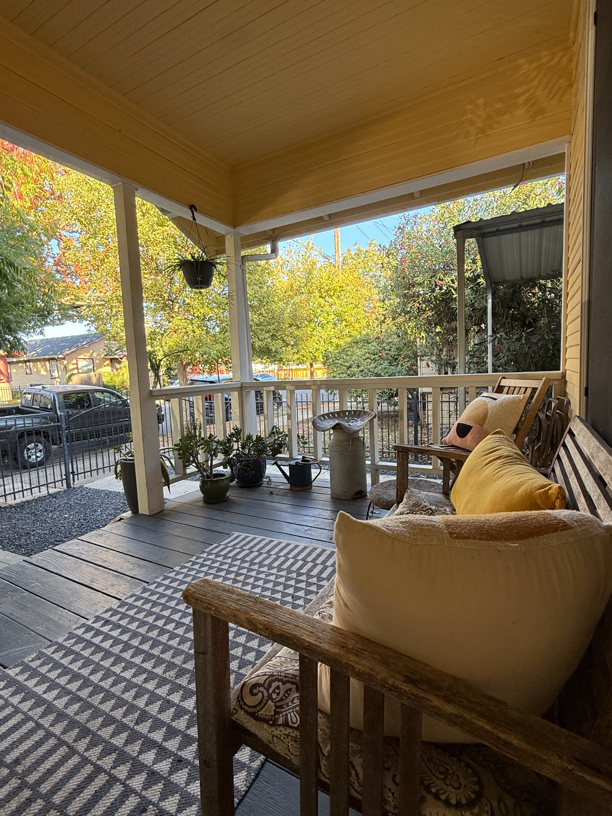 Charming Home Near UC Davis Medical Center - Photo 2