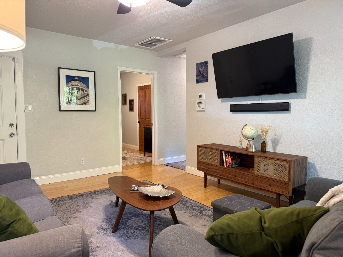 Charming Home Near UC Davis Medical Center - Photo 4