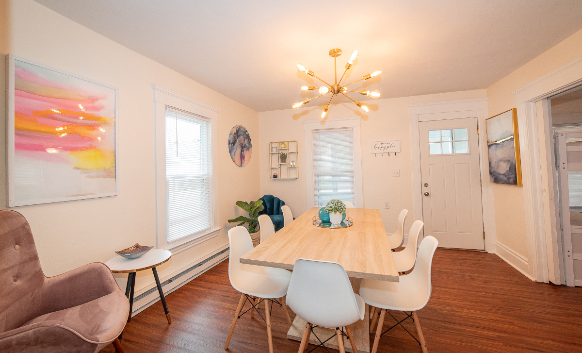 Beautifully Remodeled Fully Furnished 5-Bedroom Home - Photo 3