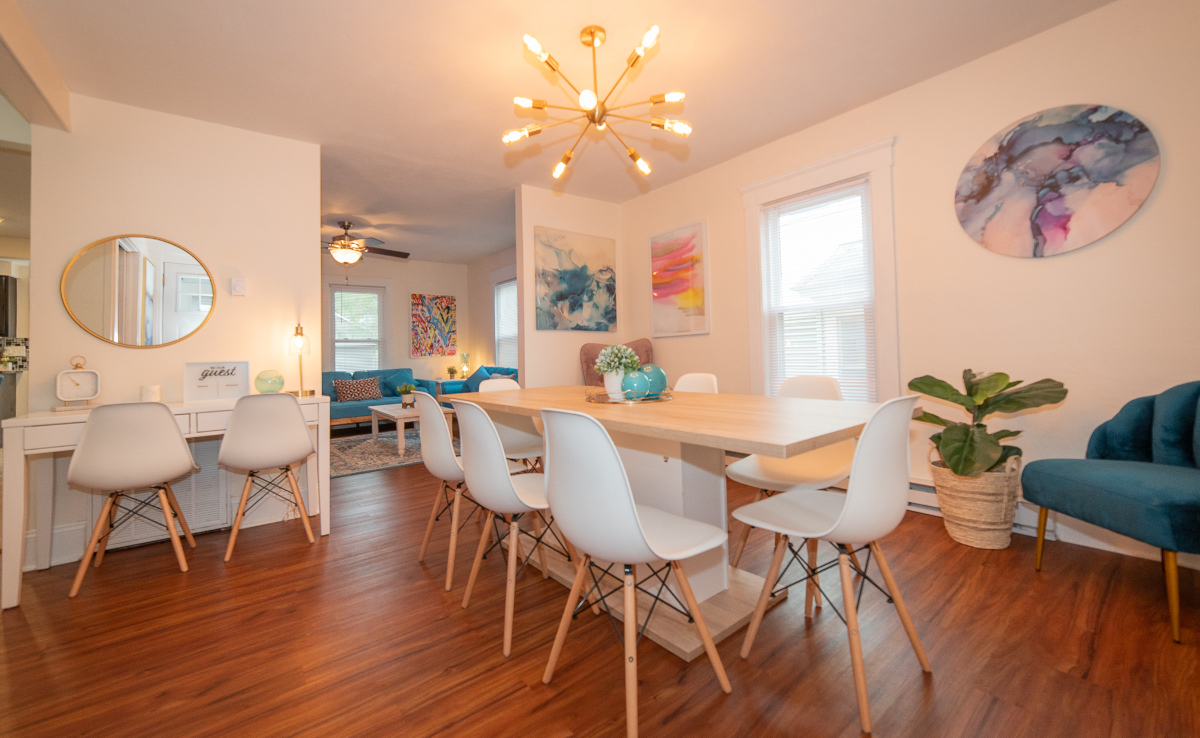 Beautifully Remodeled Fully Furnished 5-Bedroom Home - Photo 4