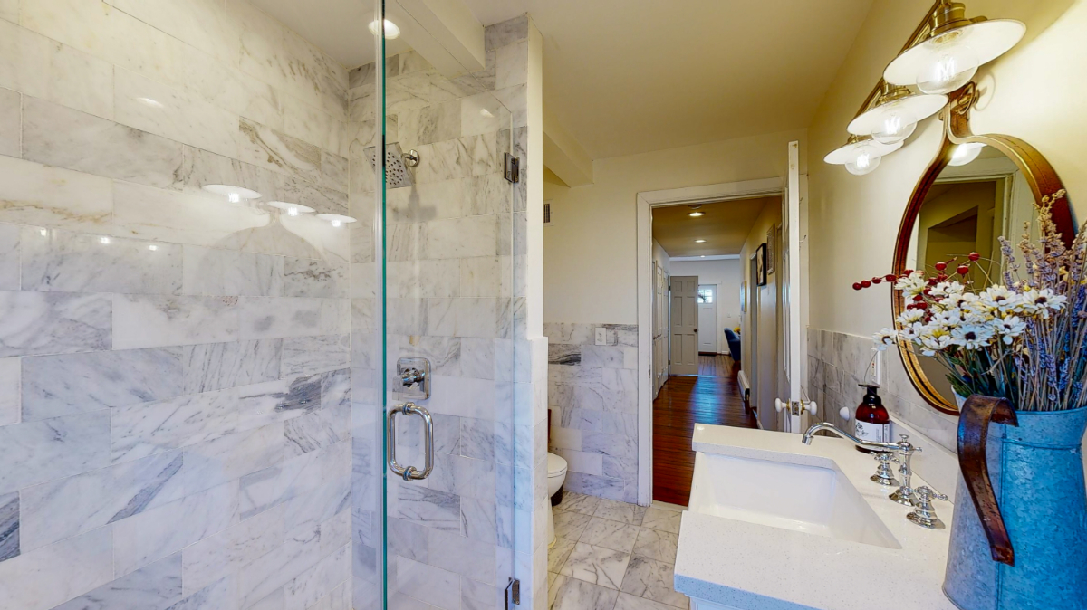 4BR/2BA North Fork Farmhouse | Insurance & ALE Housing - Photo 7