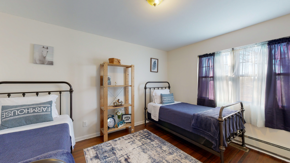 4BR/2BA North Fork Farmhouse | Insurance & ALE Housing - Photo 9