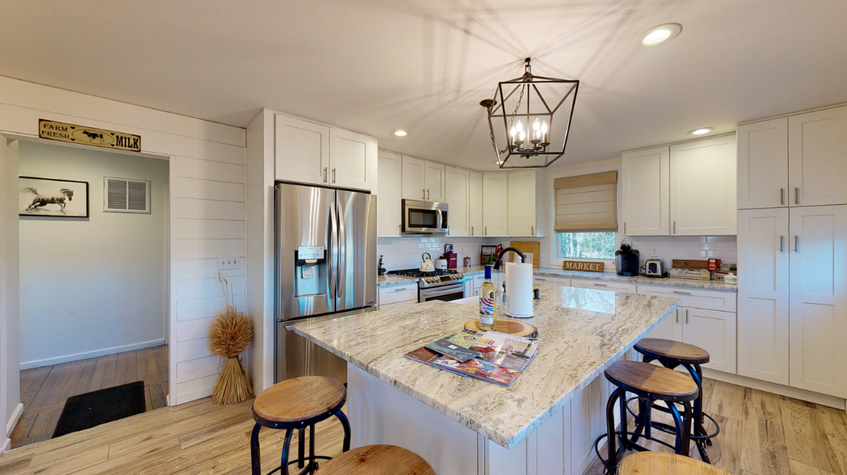 4BR/2BA North Fork Farmhouse | Insurance & ALE Housing - Photo 1