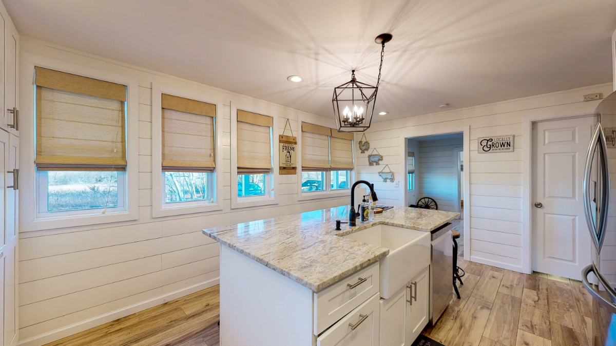 4BR/2BA North Fork Farmhouse | Insurance & ALE Housing - Photo 3