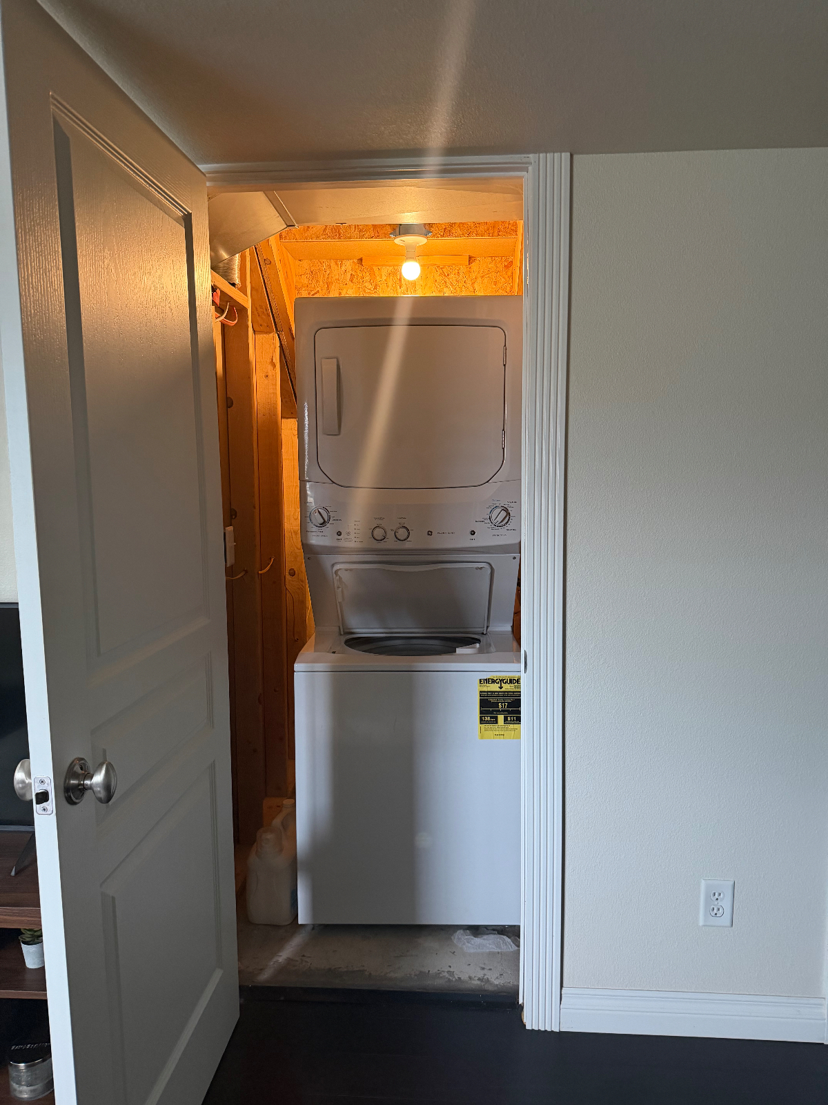 Fully Furnished Basement Unit - Photo 2