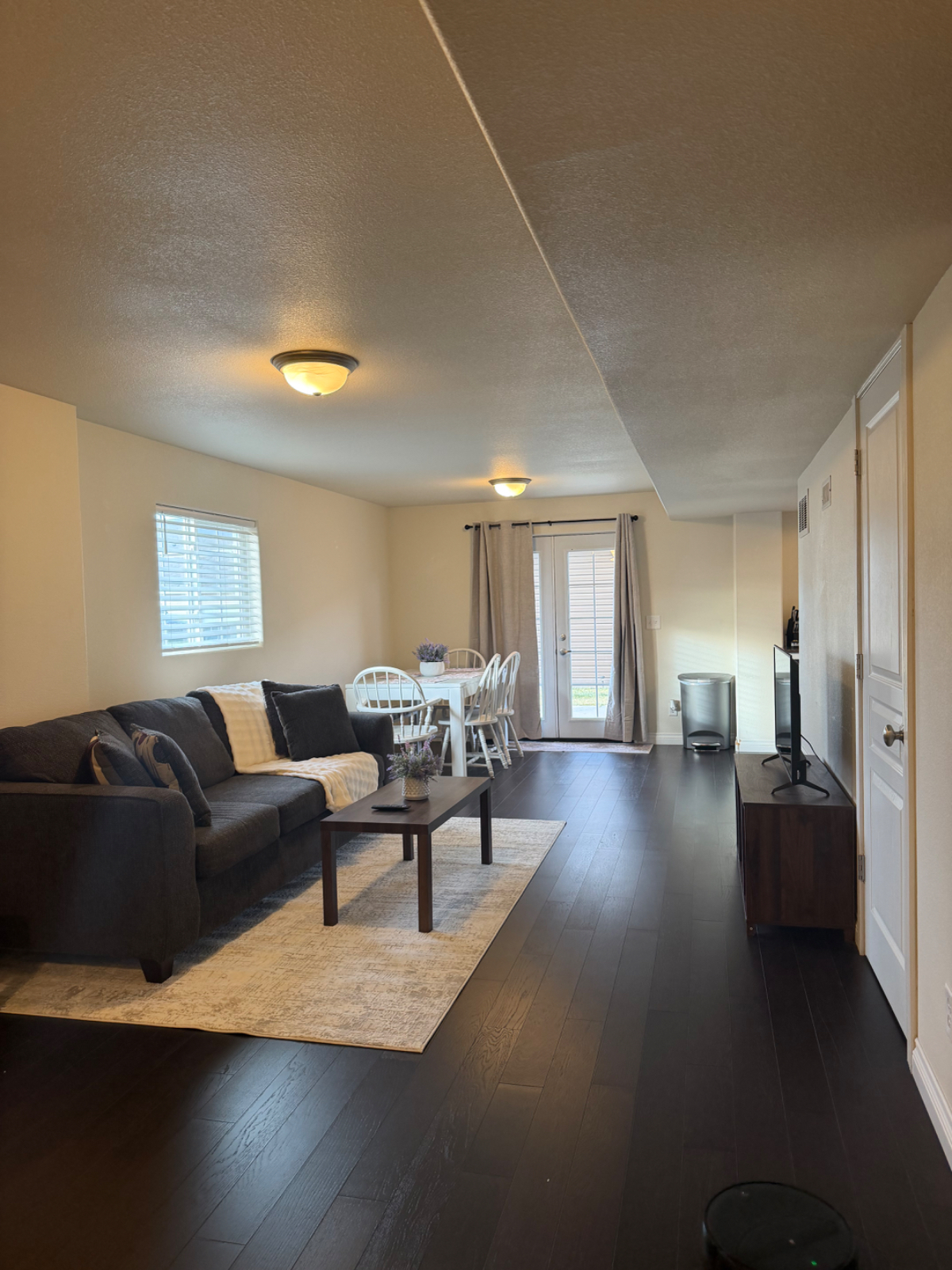 Fully Furnished Basement Unit - Photo 7
