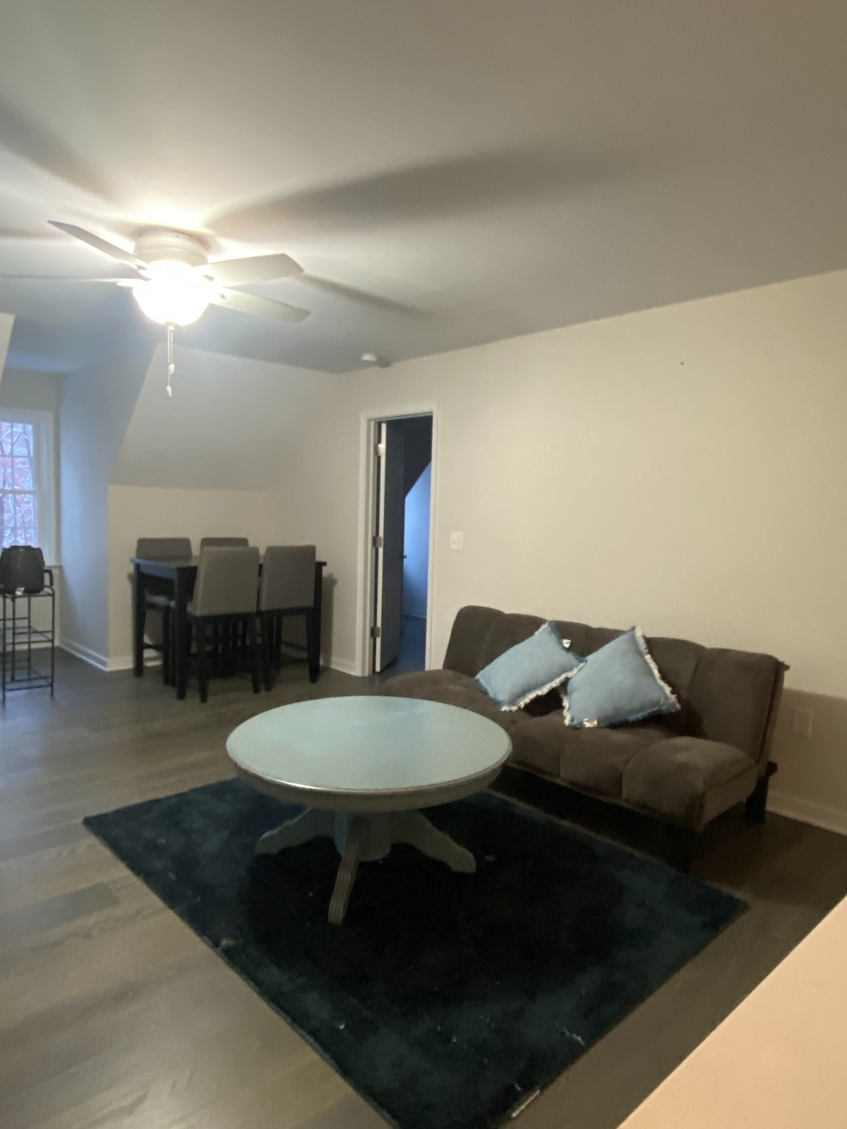 Cozy Above-Garage Private One-Bedroom Apartment for Rent - Photo 7