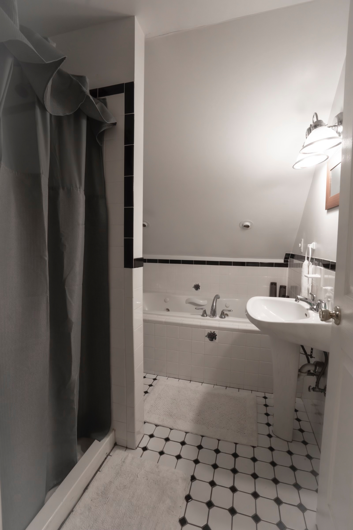 The Vermont House - Photo 6