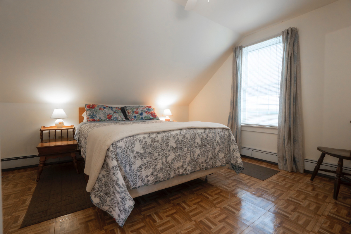 The Vermont House - Photo 10