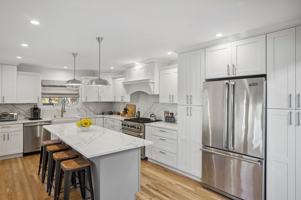 4BR/2.5BA Hamptons Home | Insurance & Relocation - Photo 1