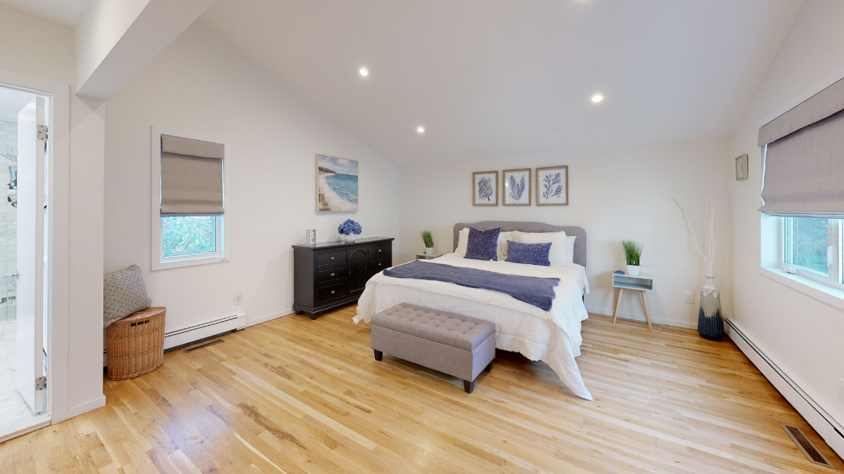 4BR/2.5BA Hamptons Home | Insurance & Relocation - Photo 10