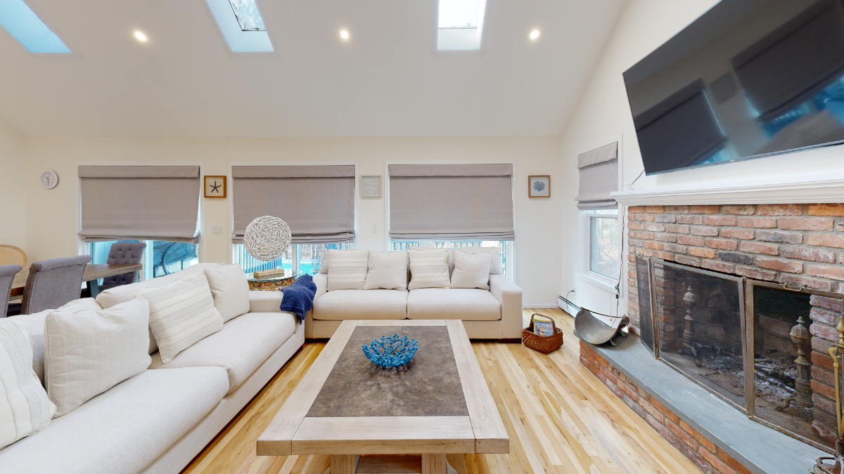 4BR/2.5BA Hamptons Home | Insurance & Relocation - Photo 6