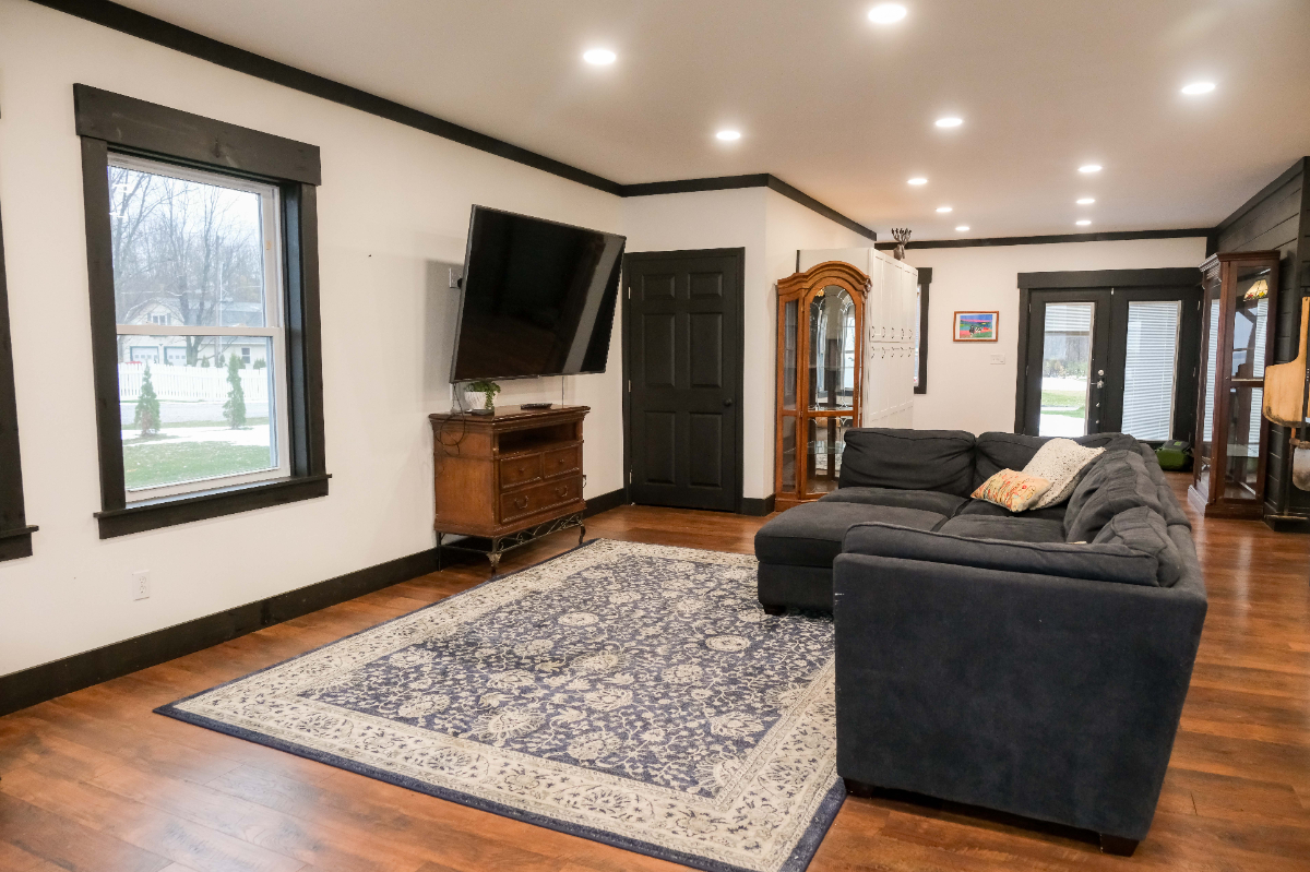Beautiful 5 bedroom Home on Lake Champlain - Photo 3