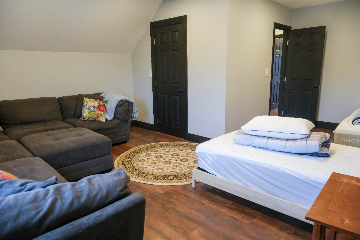 Beautiful 5 bedroom Home on Lake Champlain - Photo 6