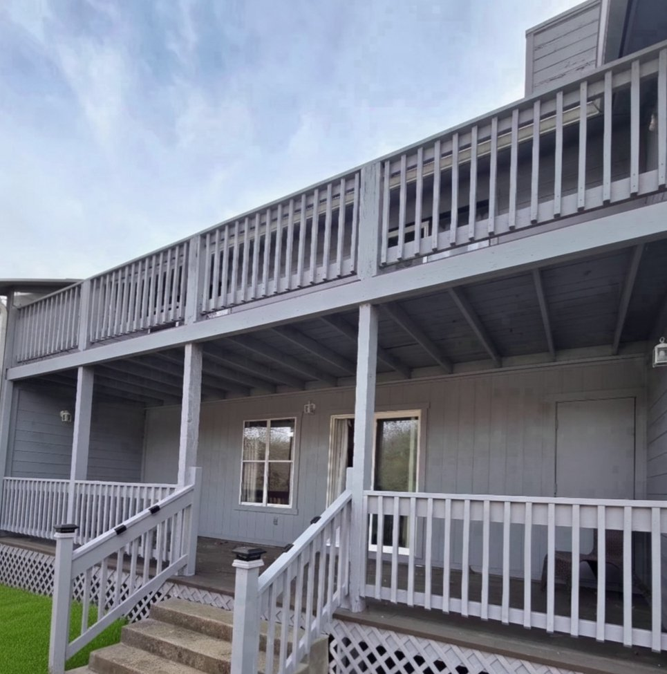 Charming Lakeview Home With Porch And Privacy In A Secure Neighborhood - Photo 8