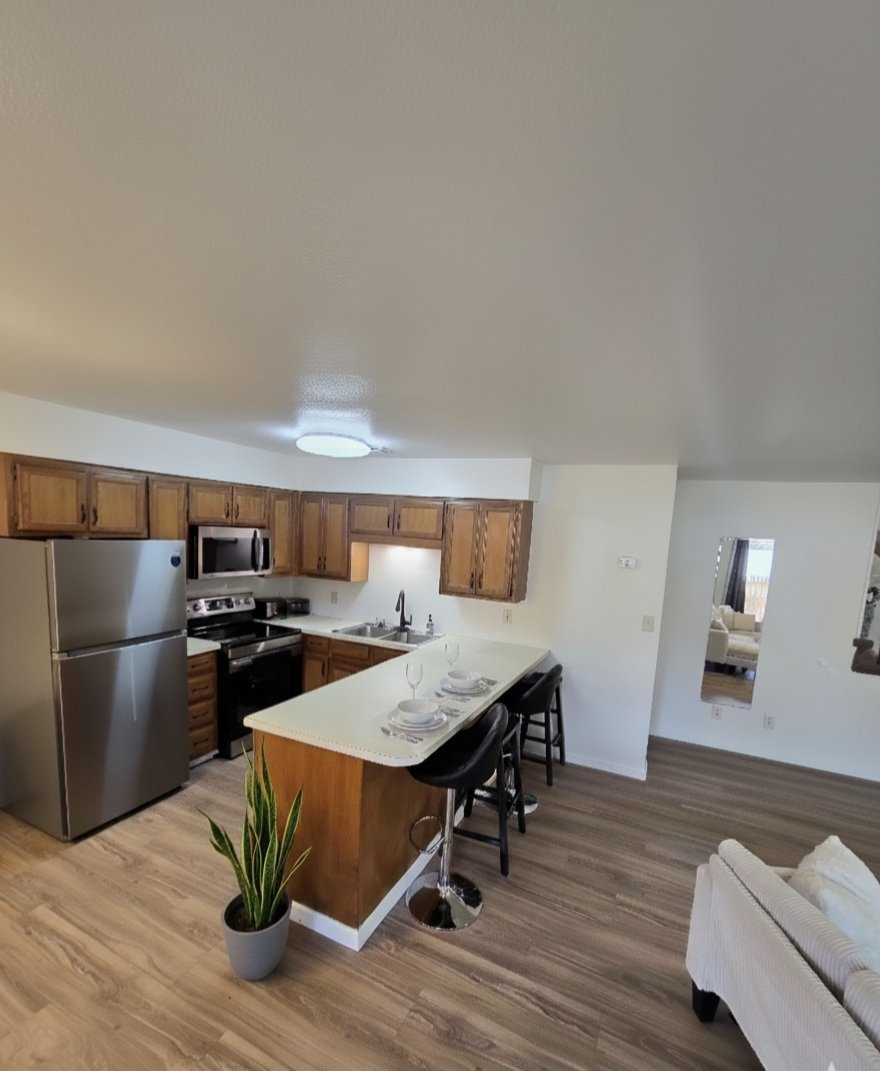 Charming Lakeview Home With Porch And Privacy In A Secure Neighborhood - Photo 2